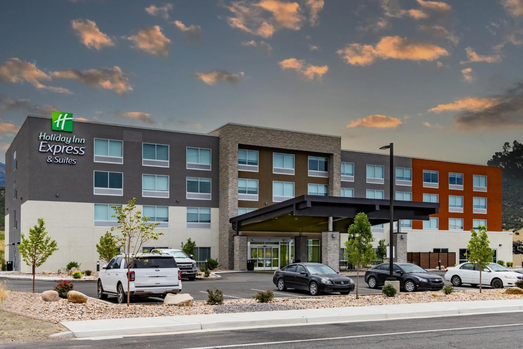 Holiday Inn Express & Suites - Nephi By Ihg Exterior foto